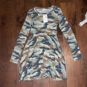 Long sleeve army camo dress. Size small.